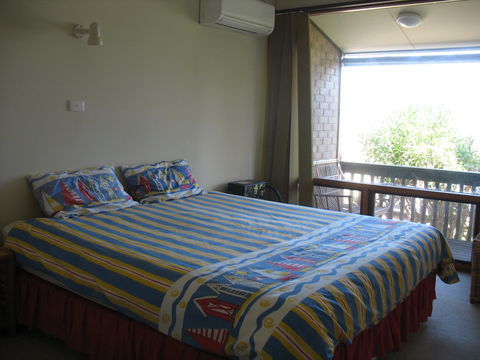 100 Gold Coast Drive, Carrickalinga - Accommodation Sunshine Coast 4