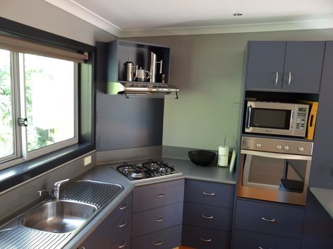 A Bach Of Bright - Accommodation Sunshine Coast 3