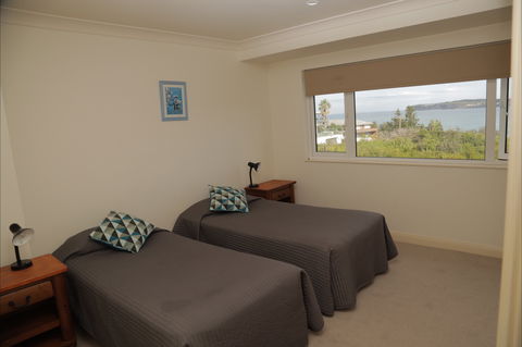 A Beach House Near Manly Two - Accommodation Sunshine Coast 5