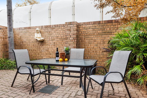 Adelaide Style Accommodation - Close To City In Stylish North Adelaide - Accommodation Sunshine Coast 7