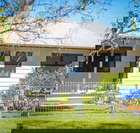 Dell-Lee Cottage - Accommodation Sunshine Coast