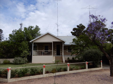 Dot's House - Accommodation Sunshine Coast 0
