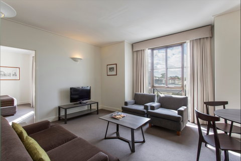 Mantra On Jolimont - Accommodation Sunshine Coast 3