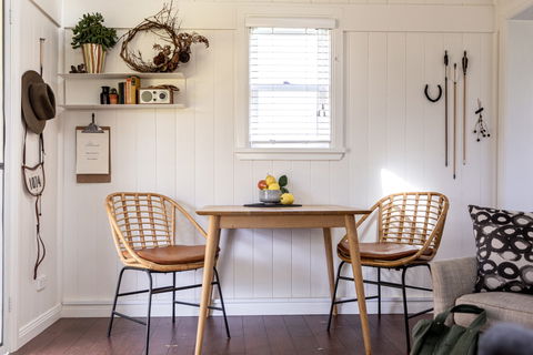 Old Schoolhouse Milton - Accommodation Sunshine Coast 2