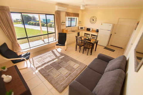 Pelican Perch Retreat - Accommodation Sunshine Coast 3