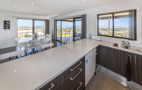 Stunning On Stacey - Accommodation Sunshine Coast 3