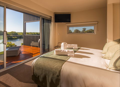 The Frames - Luxury Riverland Accommodation - Accommodation Sunshine Coast 2