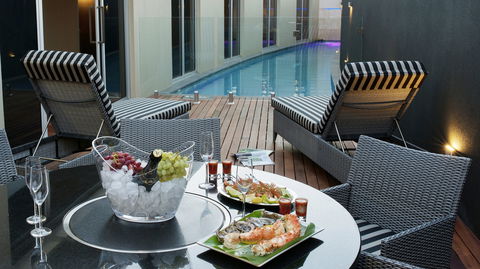 The Frames - Luxury Riverland Accommodation - Accommodation Sunshine Coast 6