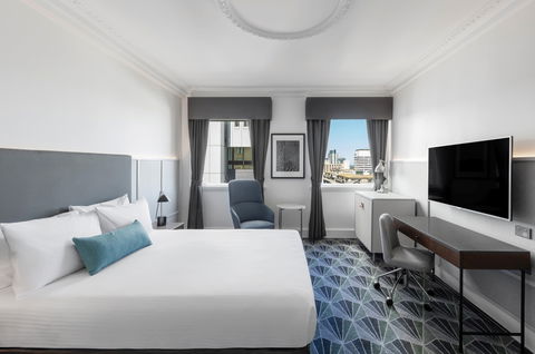 The Savoy On Little Collins Melbourne - Accommodation Sunshine Coast 1