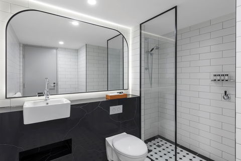 The Savoy On Little Collins Melbourne - Accommodation Sunshine Coast 2