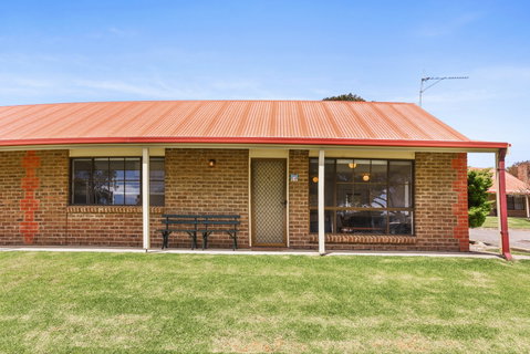 Unit 3, 5-/ Surf Avenue, Carrickalinga - Accommodation Sunshine Coast 6
