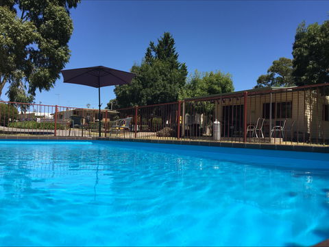 Acacia Caravan Park And Holiday Units - Accommodation Sunshine Coast 2