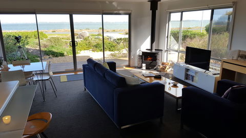 Coorong Waterfront Retreat - Accommodation Sunshine Coast 0