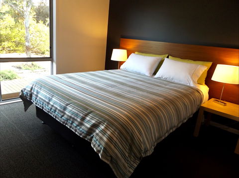 Coorong Waterfront Retreat - Accommodation Sunshine Coast 2