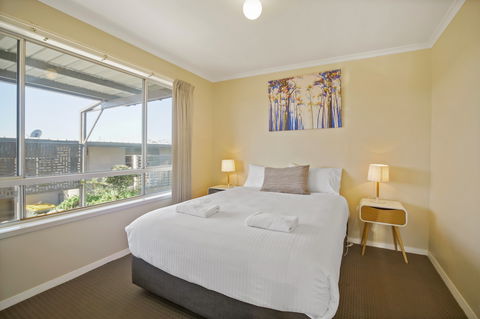 Eagle Heights Holiday Units - Scenic Unit - Accommodation Sunshine Coast 1