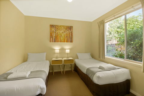 Eagle Heights Holiday Units - Scenic Unit - Accommodation Sunshine Coast 3