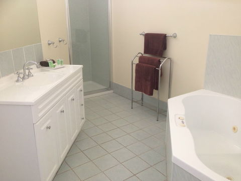 Meeniyan Motel And Bike Hire - Accommodation Sunshine Coast 5