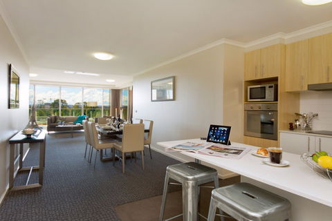 Pacific Suites Canberra - Accommodation Sunshine Coast 4