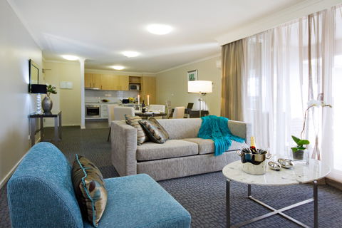 Pacific Suites Canberra - Accommodation Sunshine Coast 5