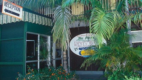 Pine Tree Motel - Accommodation Sunshine Coast 1