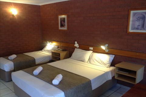 Pine Tree Motel - Accommodation Sunshine Coast 2