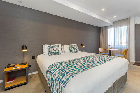 Quality Hotel Lighthouse - Accommodation Sunshine Coast 2