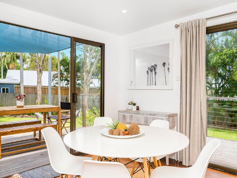 San Juan Surfers Cottage - Accommodation Sunshine Coast 3