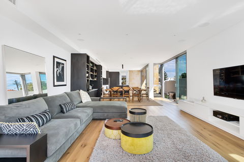 Stunning Luxury Home - Accommodation Sunshine Coast 1