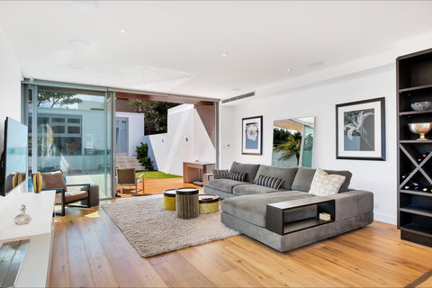 Stunning Luxury Home - Accommodation Sunshine Coast 2