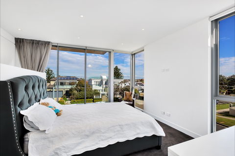 Stunning Luxury Home - Accommodation Sunshine Coast 6