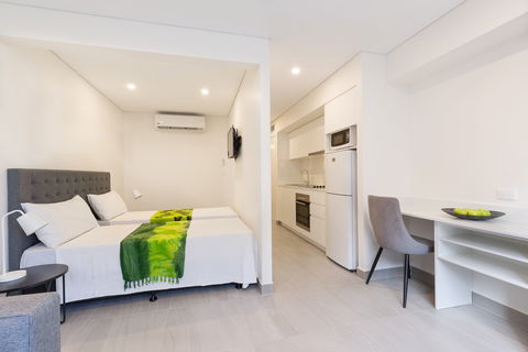 The Merchant Hotel - Accommodation Sunshine Coast 0