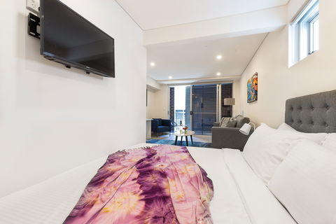 The Merchant Hotel - Accommodation Sunshine Coast 2