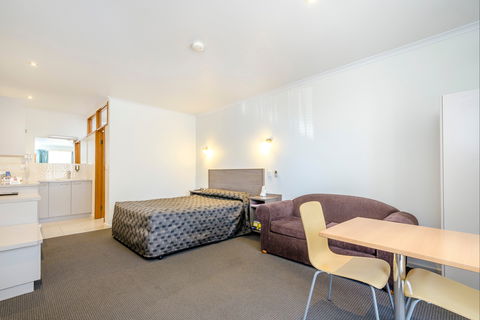 Werribee Motel & Apartments - Accommodation Sunshine Coast 1