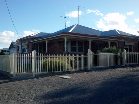 Alby's - Accommodation Sunshine Coast 0