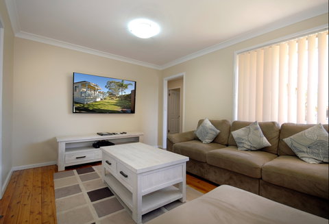 Barrack Point Holidays At Warilla Bowling Club - Accommodation Sunshine Coast 1