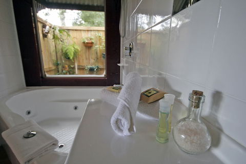 Bendles Cottages And Country Villas - Accommodation Sunshine Coast 2