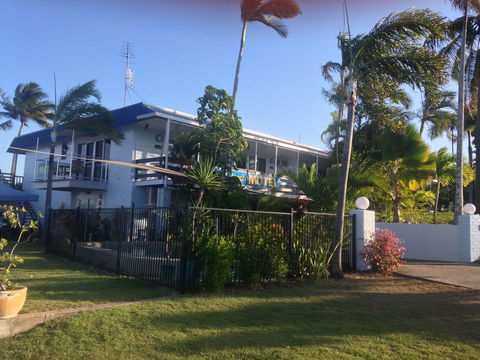 Cardwell Beachfront Motel - Accommodation Sunshine Coast 1