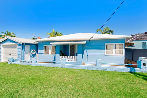 Central N Surf - Accommodation Sunshine Coast 0