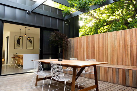 Lucent Art House | Stirling, Curated Accommodation - Accommodation Sunshine Coast 2