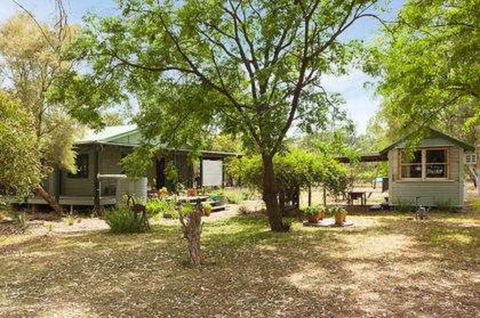 Red Tractor Retreat - Accommodation Sunshine Coast 1