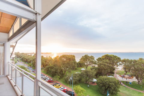 Rockingham Apartments - Accommodation Sunshine Coast 2