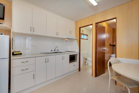 Stansbury Foreshore Caravan Park - Accommodation Sunshine Coast 2