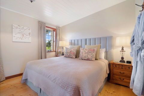 Stonewell Cottages And Vineyards - Accommodation Sunshine Coast 1