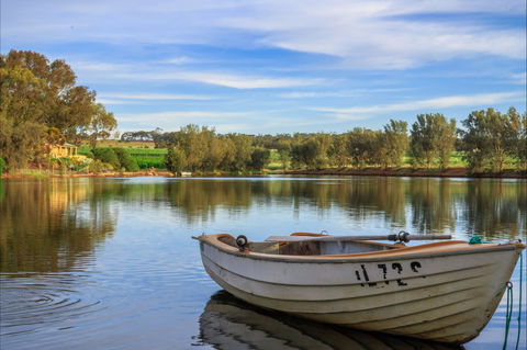 Stonewell Cottages And Vineyards - Accommodation Sunshine Coast 2
