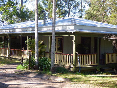 Tom And Sues Place - Accommodation Sunshine Coast 0