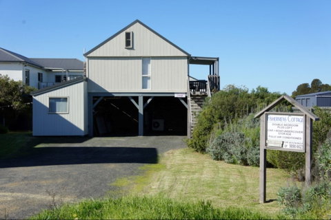 Angler's Arms And Fisherman's Cottage - Accommodation Sunshine Coast 0