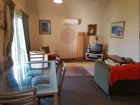 Angler's Arms And Fisherman's Cottage - Accommodation Sunshine Coast 2