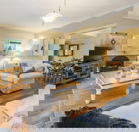 Blue Moon Cottages - Accommodation Sunshine Coast
