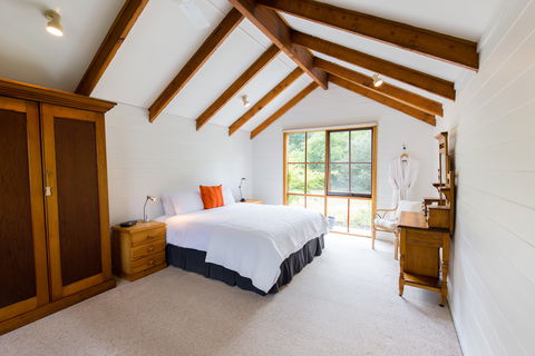 Braeside Mount Macedon Country Retreat - Accommodation Sunshine Coast 1