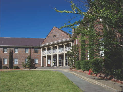 Brassey Hotel - Accommodation Sunshine Coast 1